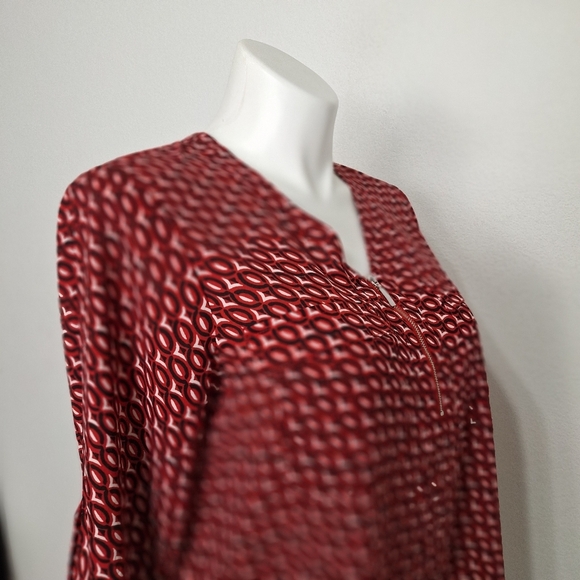 Red & White NEW Geometric Print Careerwear V-Neck Roll Tab Sleeve Blouse - Picture 8 of 15